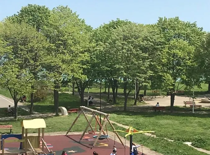 Langa Plaja Diana Apartament