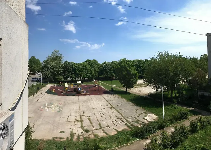 Langa Plaja Diana Apartament *