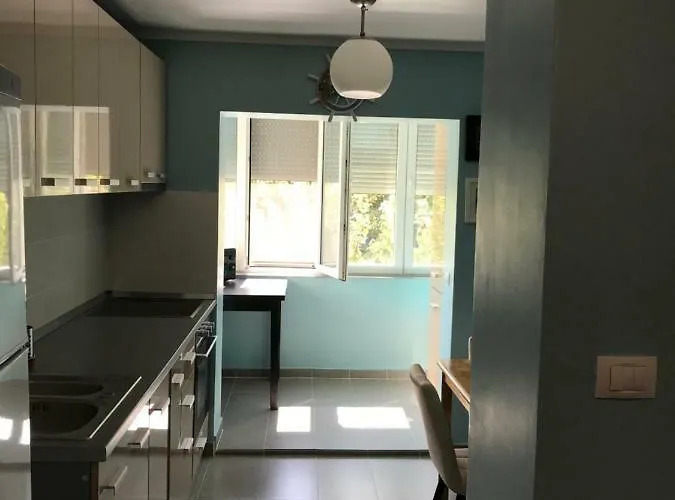 Langa Plaja Diana Apartament