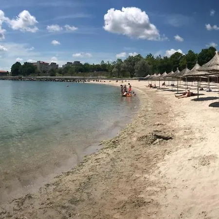 Langa Plaja Diana *