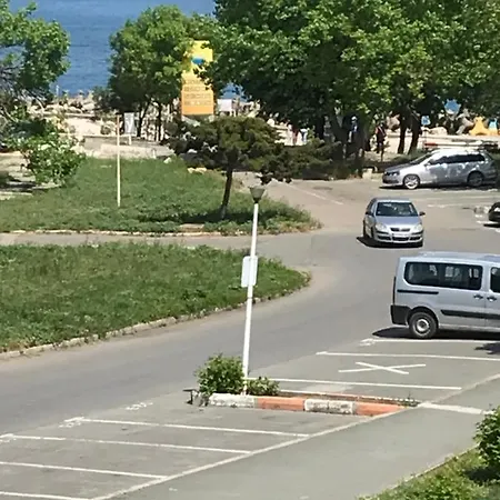 Langa Plaja Diana *