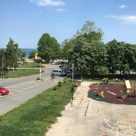 Langa Plaja Diana شقة مانغاليا