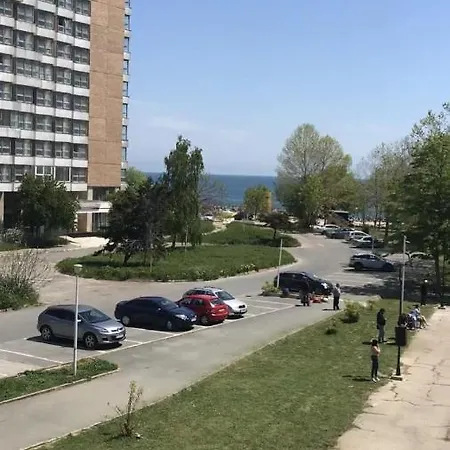 Langa Plaja Diana *
